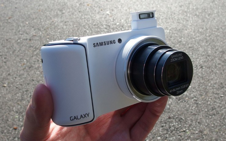 Samsung Galaxy camera white (1).JPG